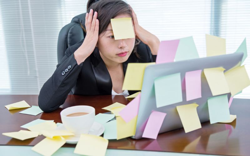 Bộ Phận Chăm Sóc Khách Hàng Quá Tải, Phản Hồi Không Kịp Thời