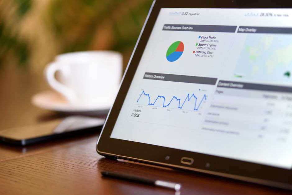 AI cho phân tích dữ liệu: quy trình 8 bước từ file thô đến insight có thể kiểm