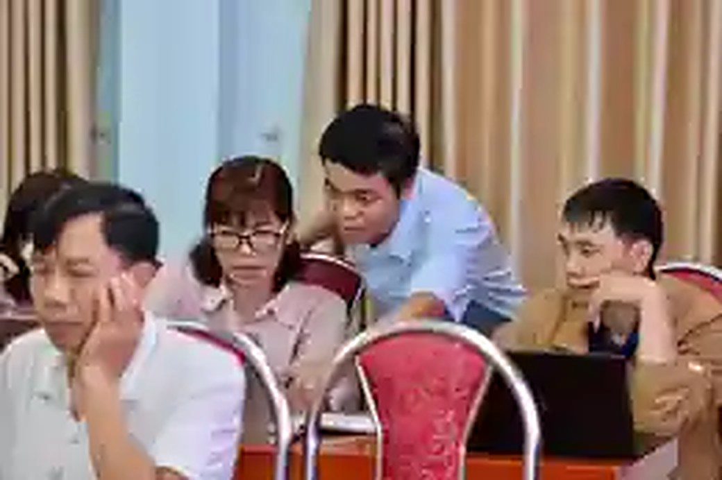 Case study tập huấn AI tại THPT Phiêng Khoài: Khi giáo viên học AI bằng chính công việc hằng ngày