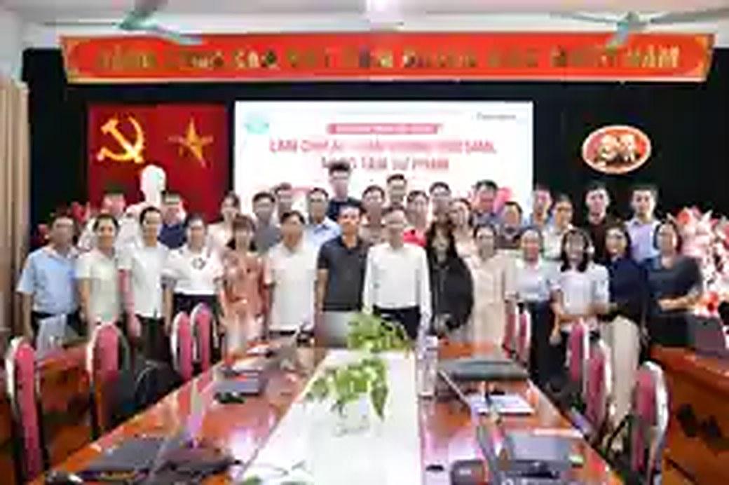 Các thầy cô tham gia chương trình tập huấn AI tại Trường THPT Phiêng Khoài, Sơn La.